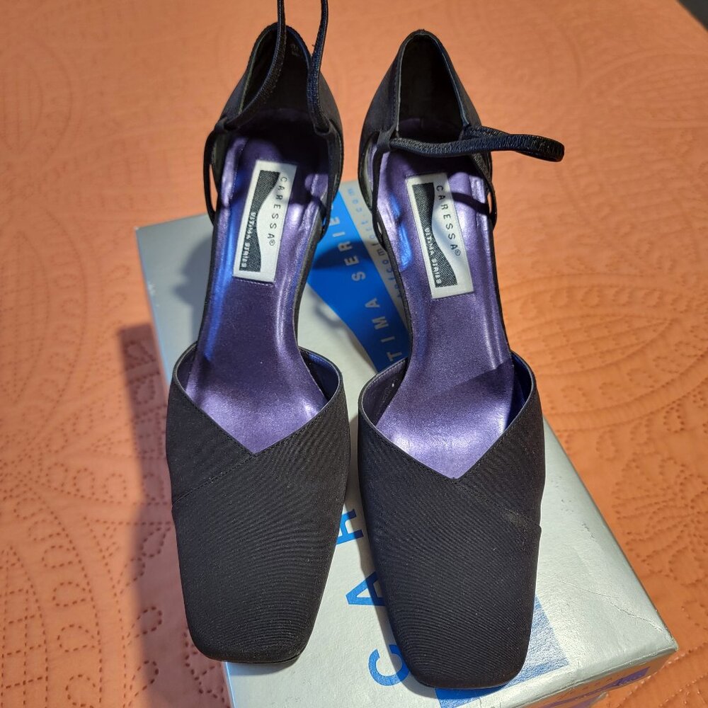 Caressa Ultima Women's 3" Heel/Made in Spain, Black, SZ-8. Excellent Condition!